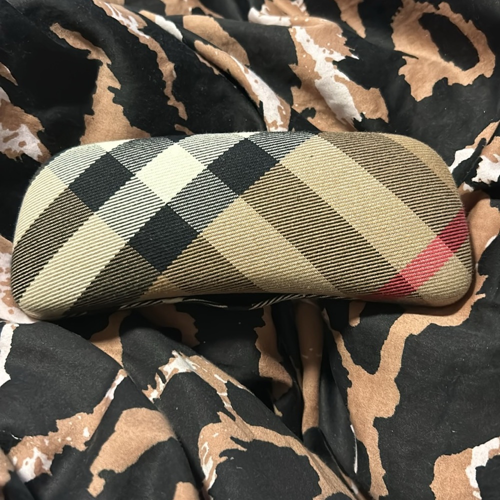 Burberry glasses frame - Picture 2 of 7